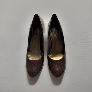 Comfort Plus Predictions Brown crocodile pattern Size 7.5M Slip-ons Heels